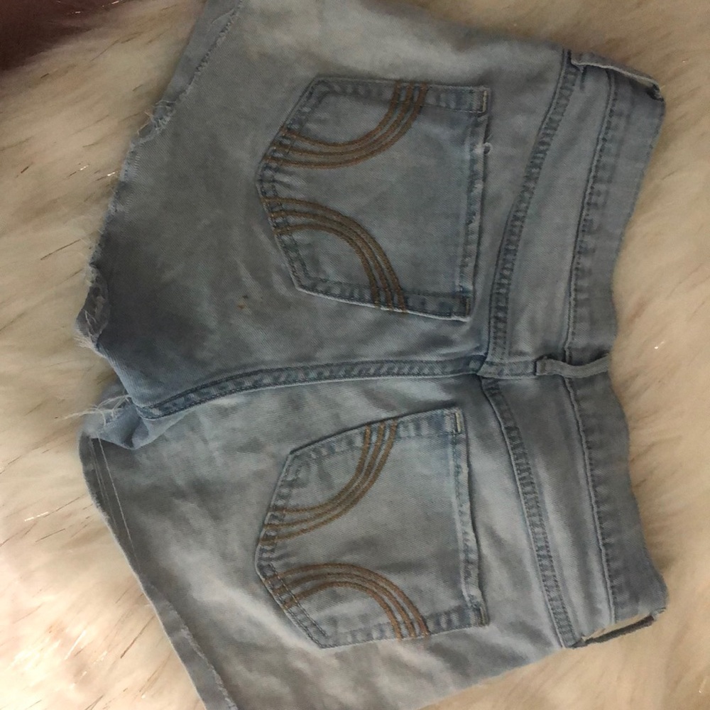 Shorts - Picture 3 of 3